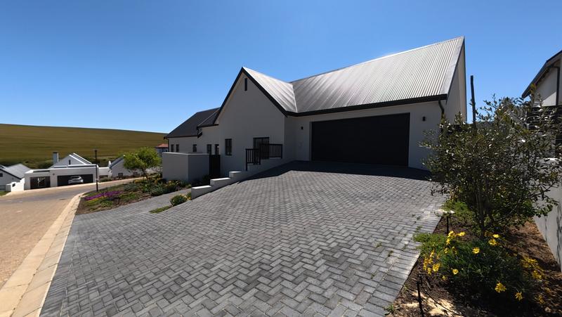 4 Bedroom Property for Sale in Mount Royal Golf Estate Western Cape